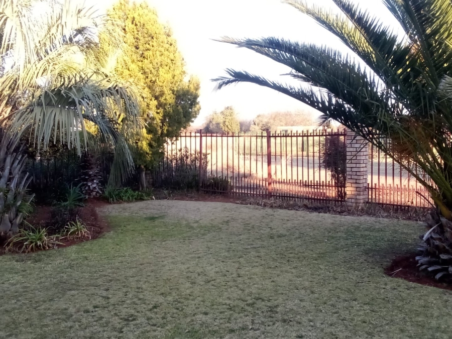 4 Bedroom Property for Sale in Petrusburg Free State